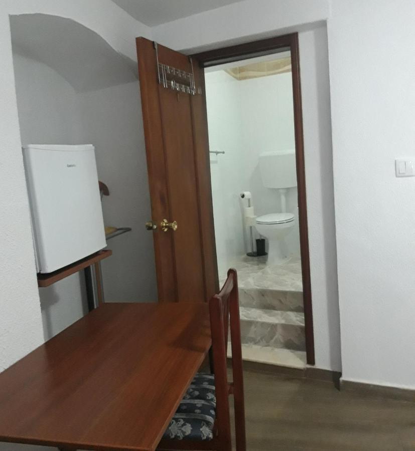 אלבאס Residencial Antonio Mocisso Guesthouse מראה חיצוני תמונה